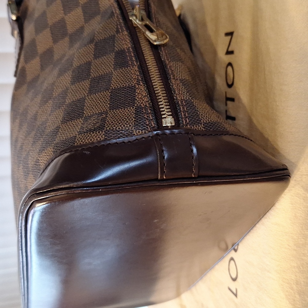 Louis Vuitton Alma - Picture 3 of 16
